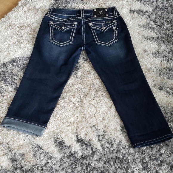 Miss Me Signature Cuffed Capri Jeans.  Size 30. - Picture 4 of 8